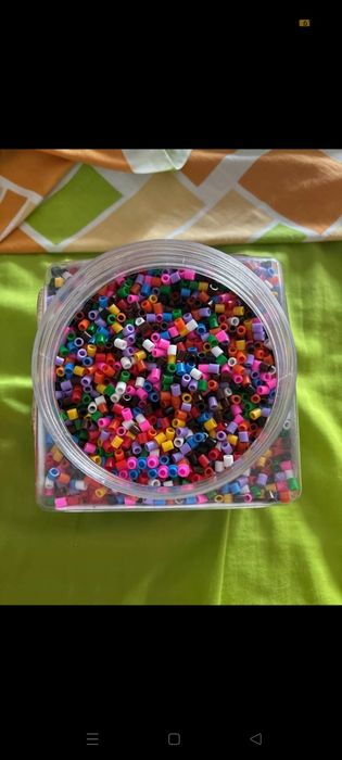 Missangas IKEA coloridas