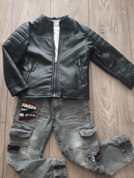 Kurtka 104 czarna "skórzana"