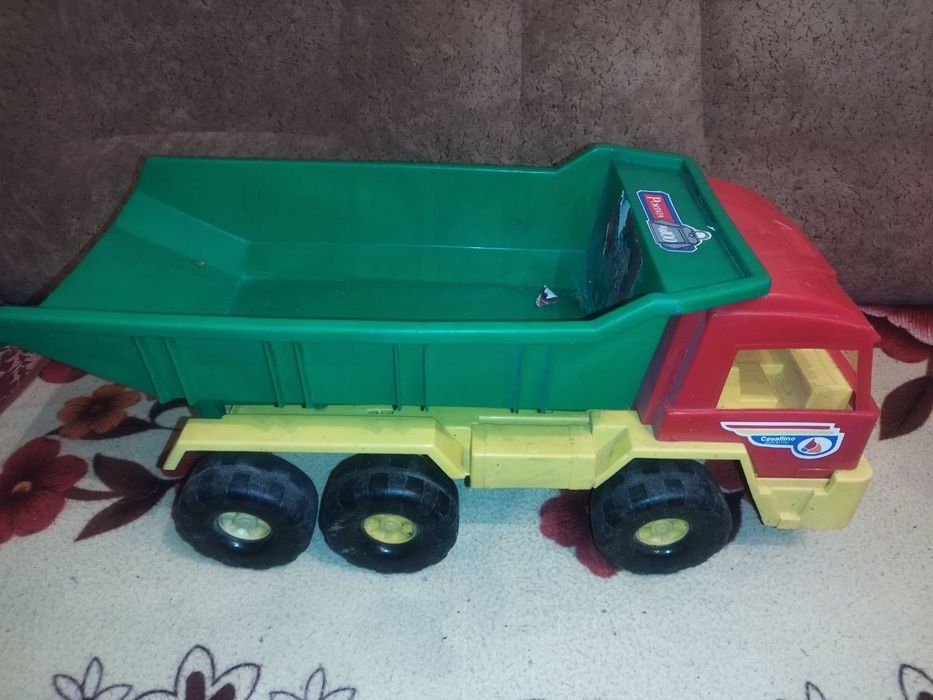 Продам машинку самосвал