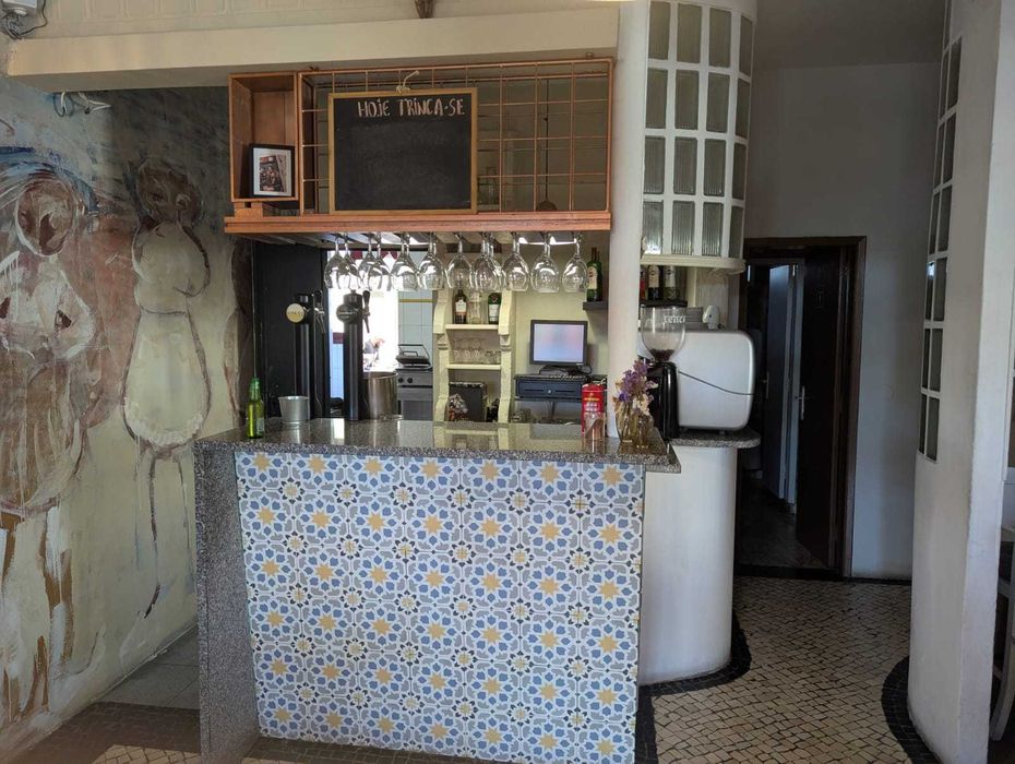 Aluga-se pizzaria Espinho