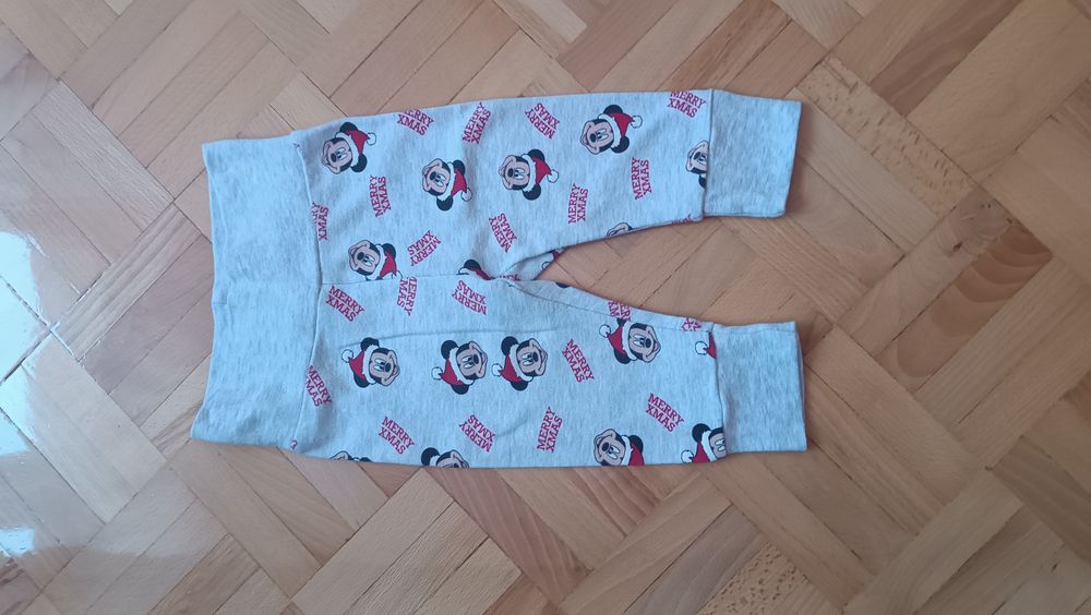 Body świąteczne wraz ze spodenkami rom 68