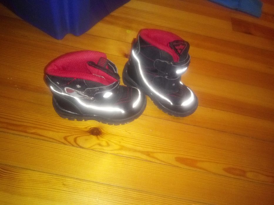 Sprzedam buty na zimę rozmiar 23