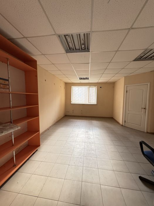 Орерда приміщення 72,3 м.кв, червона лінія, фасад