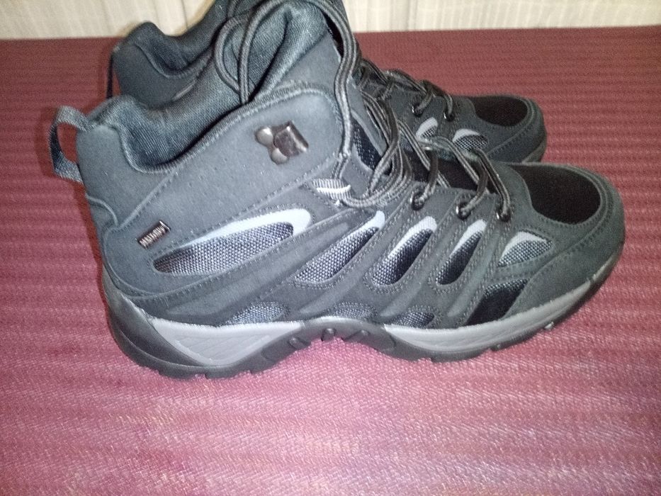 Чоловічі трекінгові черевики