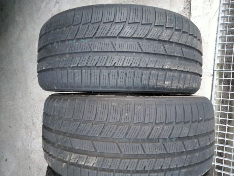 245 35R20 da Toyo