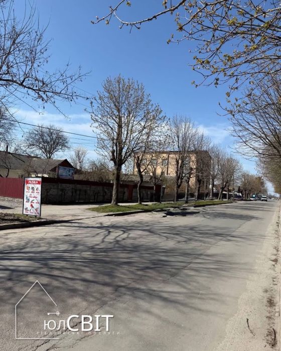 ЦІНУ ЗНИЖЕНО ПРОДАЖ 1/2 будинку під комерційну діяльність