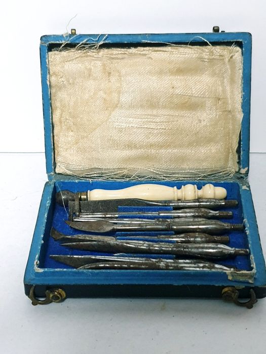 Antigo estojo de conjunto de tratamento dentario Touron Paris