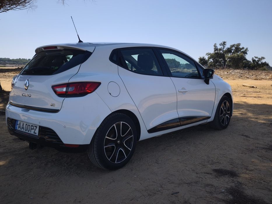 Renault Clio 1.5 dCi Limited Edition 2015 — photo 2