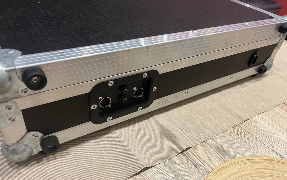 Konsoleta 2x CDJ 400+CDM400 + case