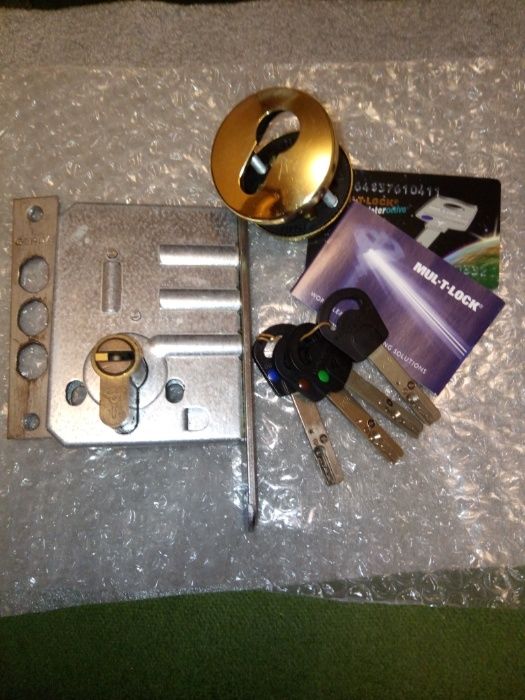 Дверной врезной замок (Цилиндр MUL-T-LOCK INTERACTIVE). Оригинал!