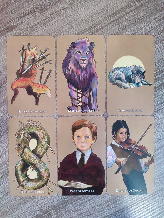 Розпродаж колод таро