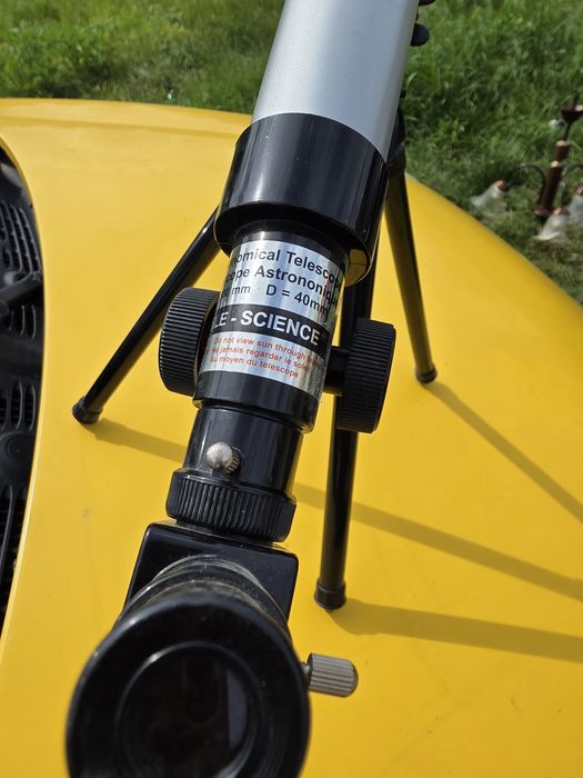 Teleskop astronomiczny Tele-Science 40/500 ze statywem i okularem 20 mm