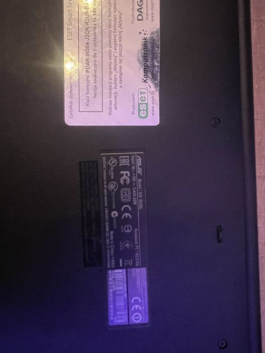 Laptop asus R556L