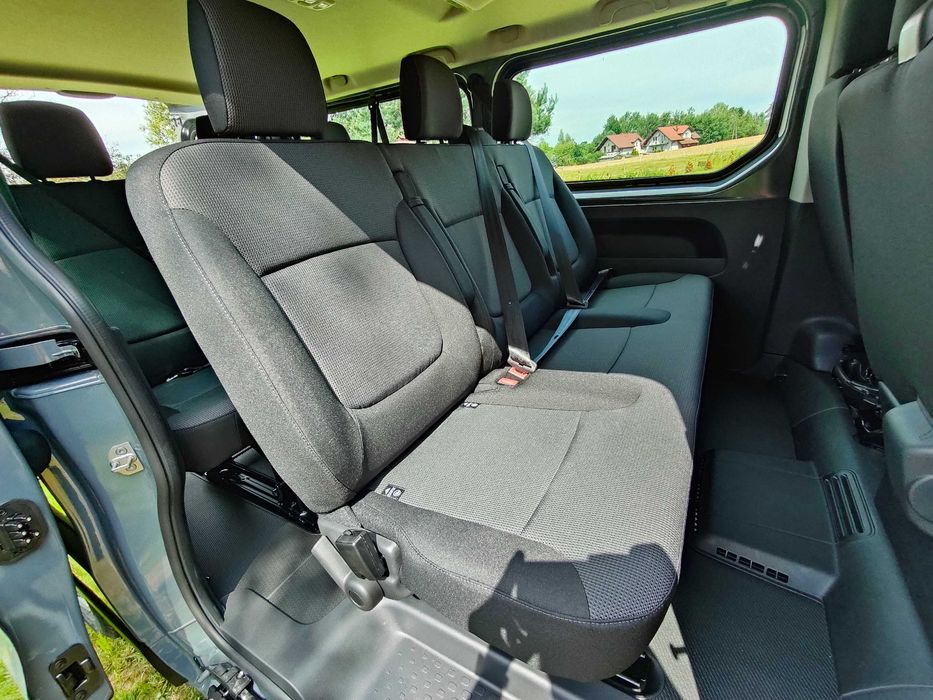 Wynajem Wynajmę Busy 9 os. Renault Trafic transport osób wesela firmy