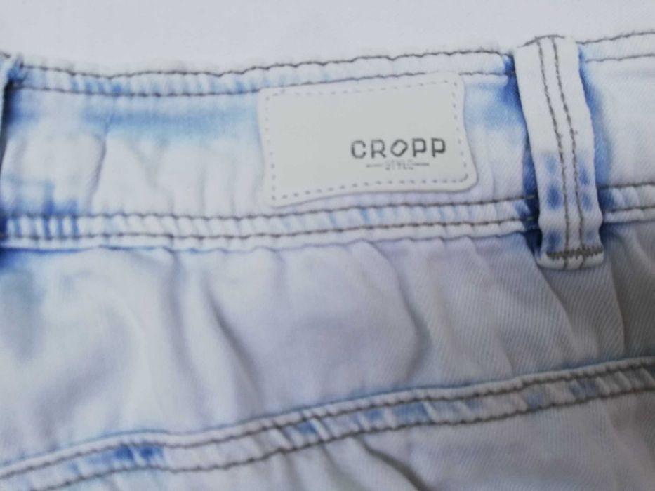 Spodnie jeansowe Cropp - rozmiar 38/40