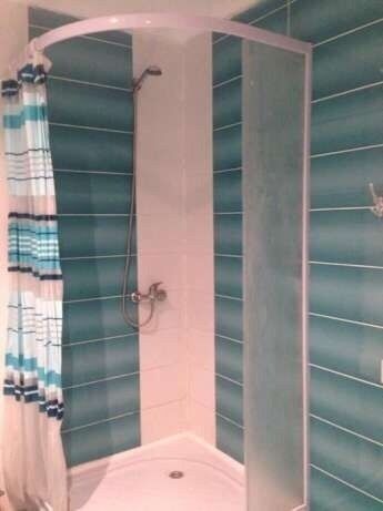 САМАЯ БОЛЬШАЯ СЕТЬ ХОСТЕЛОВ В КИЕВЕ Все районы Без  % Общежитие Хостел