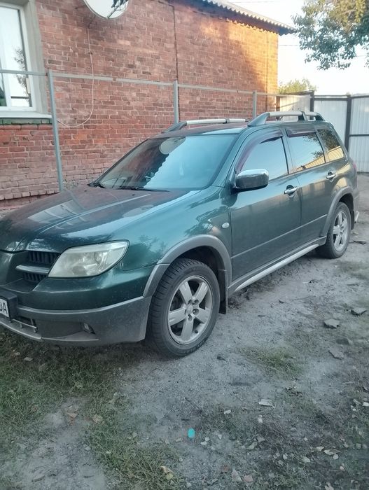 Продам Мицубиси аутлендер