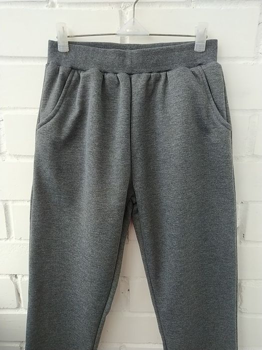 Теплі утеплені спортивні штани на хутрі теплые спортивные штаны зима