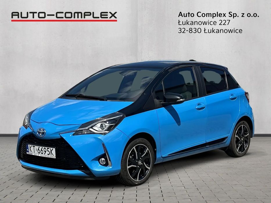 Toyota Yaris 1,5 hybrid Bogate wyposażenie