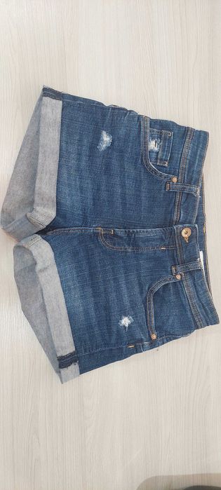 Spodenki młodzieżowe na lato BERSHKA Eur 36 Usa 04 Mex 26