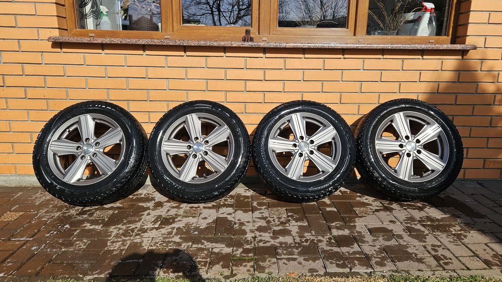 Комплект дисків з зимовою гумою 215 55 16. 5×114.3 7j et40.