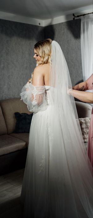 Suknia ślubna Maggie Sottero z rękawkami