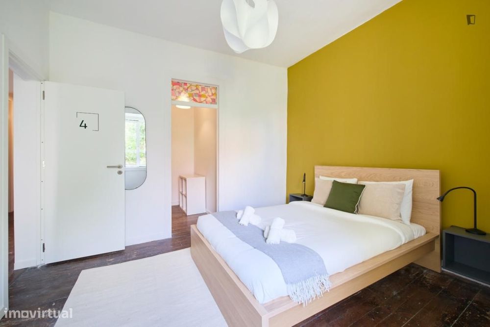 Quarto - localizado em São Bento Lisbon
