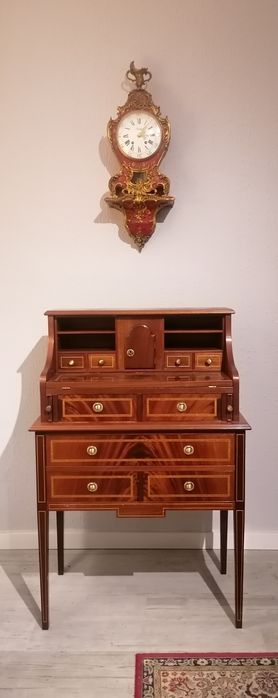 Escrivaninha com alçado (Papeleira Secretária Escrevaninha)  D. Maria.