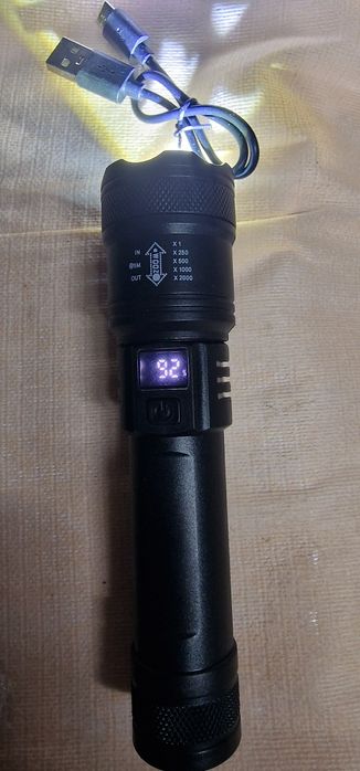 Lanterna led nova na caixa