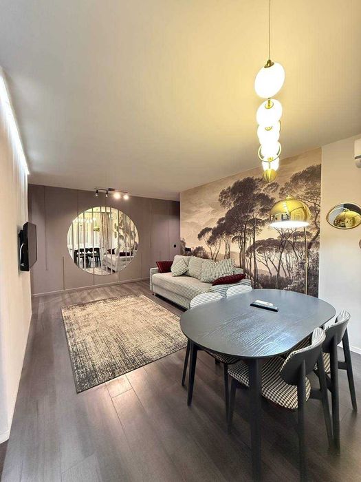 Апартаменти з балконом в центрі до 6 осіб на пр. Свободи