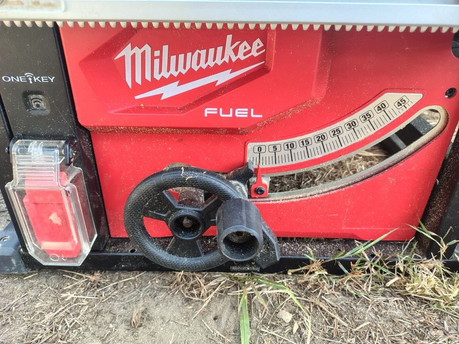 Milwaukee M18 piła stołowa