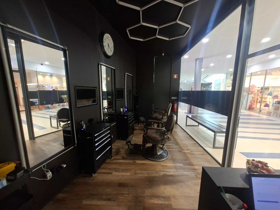 Trespasse de Barbearia em Lordelo - Guimarães