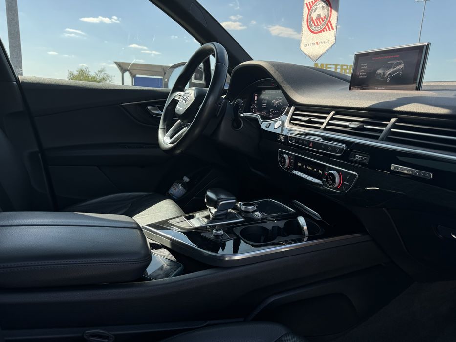 Audi Q7 3.0TFSI QUATTRO 2017 год