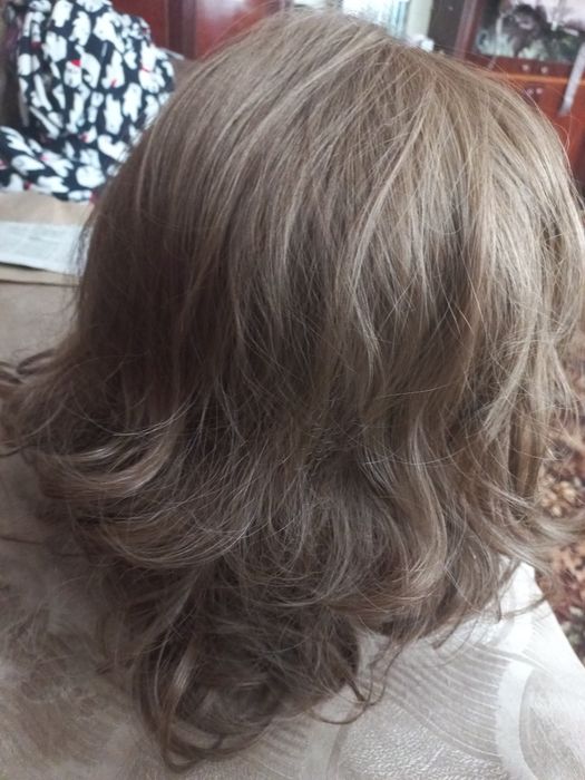 Перука з тонкого волокна біоперука з імітацією голови.