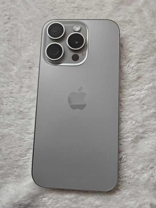 iPhone 15 Pro Natural Titanium – Like New!64550376690307121