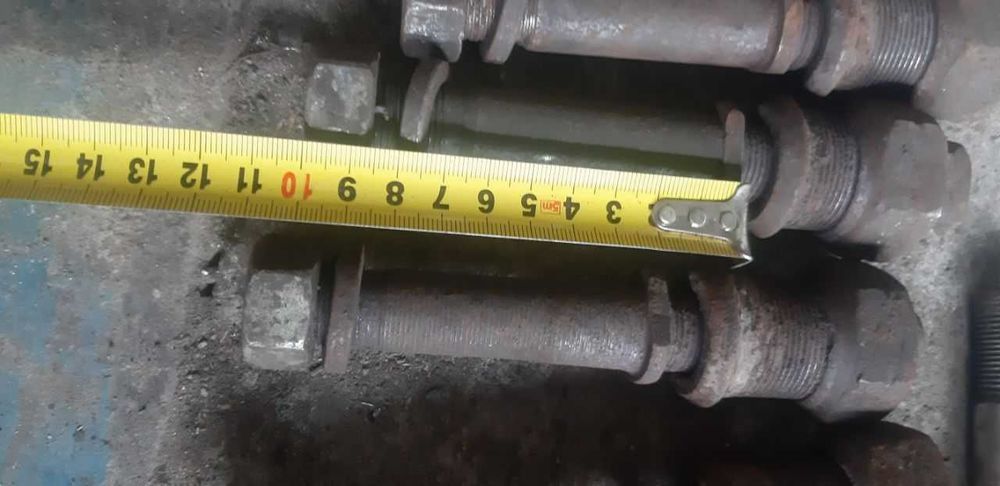 Шпилька ступицы колеса заднего КрАЗ правая L=130 мм 256Б1-3104050