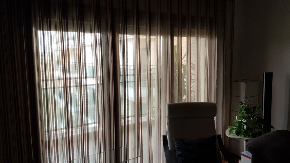 Cortinado com riscas castanhas435682686650306562