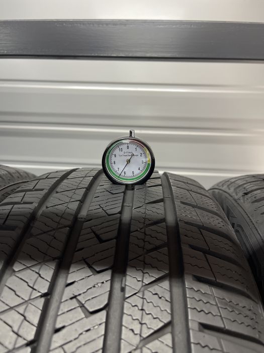 Все сезоні шини 235/45r19 Vredestein . Ціна 3000грн/шт.