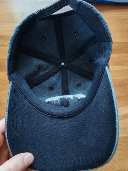 Кепка  з вишивкою гір у вінтажному стилі