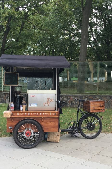 Mobilny Wózek gastronomiczny riksza z kawą