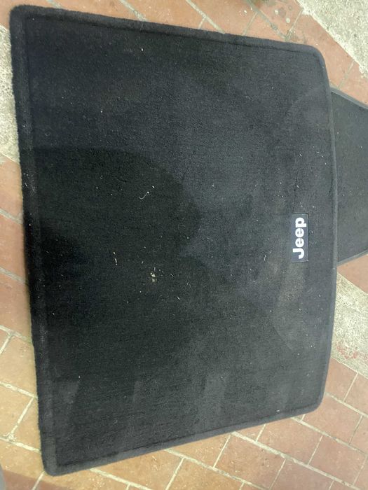 Wykładzina bagażnika JEEP