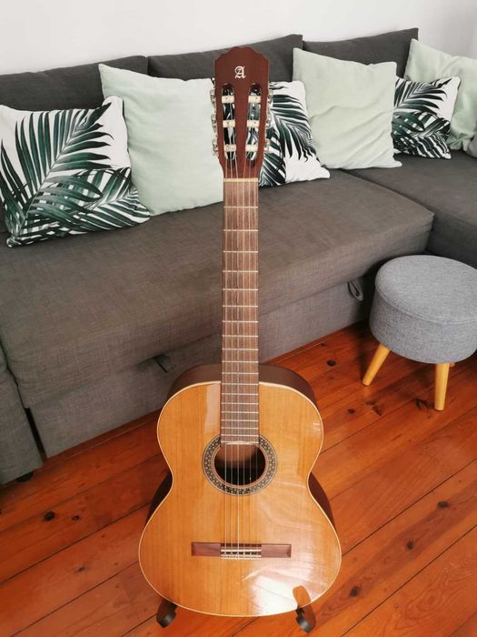 Guitarra Clássica Alhambra 1 C HT Original + Capa Macia + Suporte Madeira