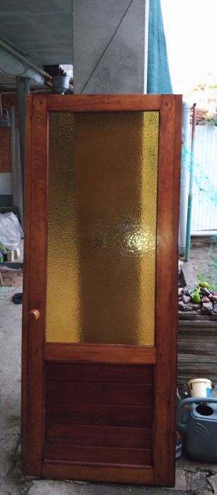 Двери деревянные межкомнатные