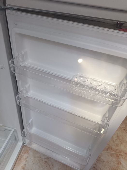 Frigorífico Electronia em Garantia