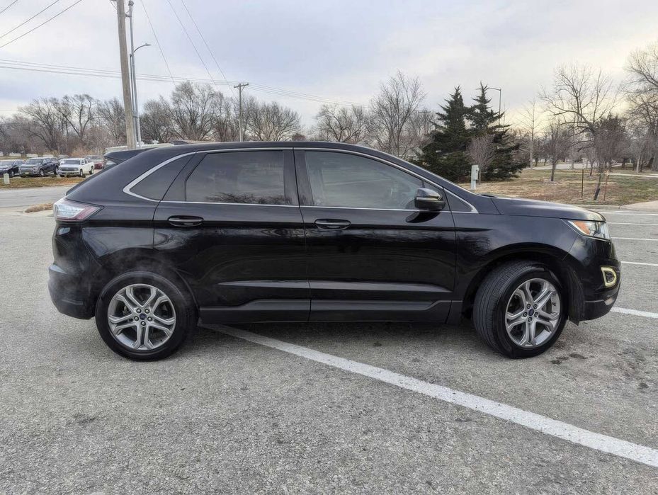 Ford Edge Titanium      2017