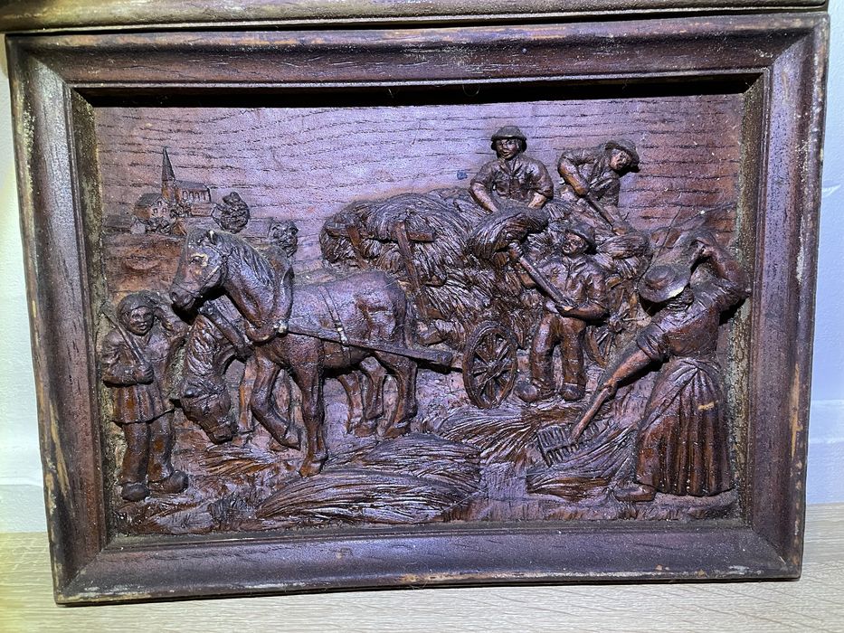 Rzeźba w drewnie płaskorzeźba scynerka relief sztuka obraz