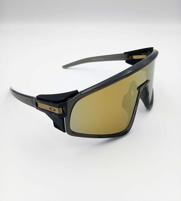 Okulary przeciwsłoneczne Oakley Latch Panel Grey Smoke
