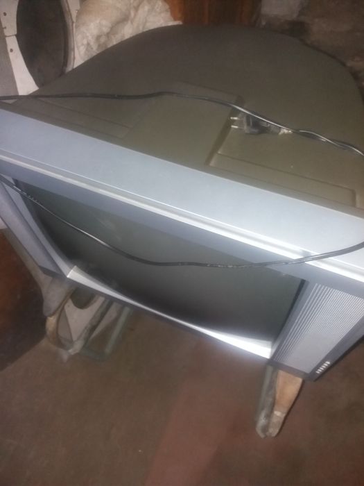 Продам телевизор новый прекрасно показывает с играми.
