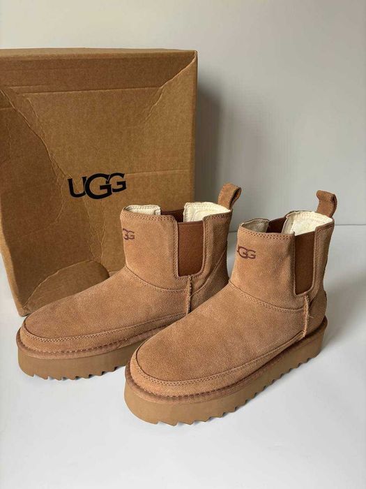 Зимове взуття уггі UGG