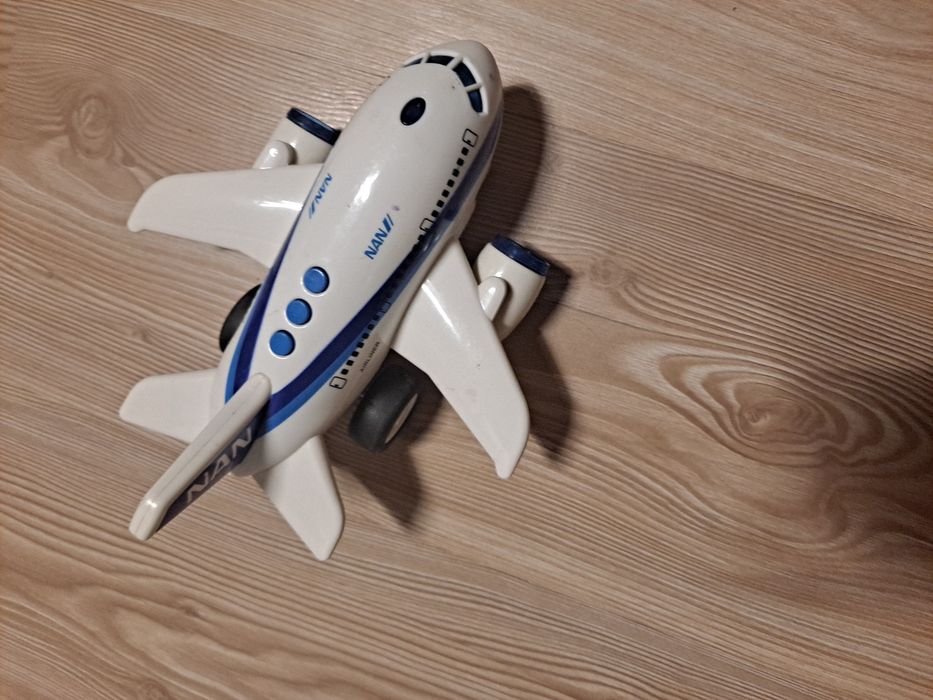 Samolot zabaeka grajaca